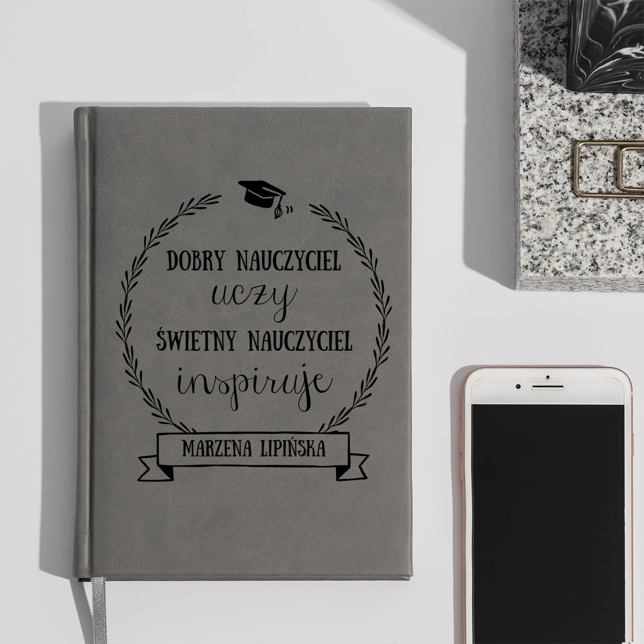 Szary planner książkowy praktyczny prezent dla nauczyciela - Inspiracja