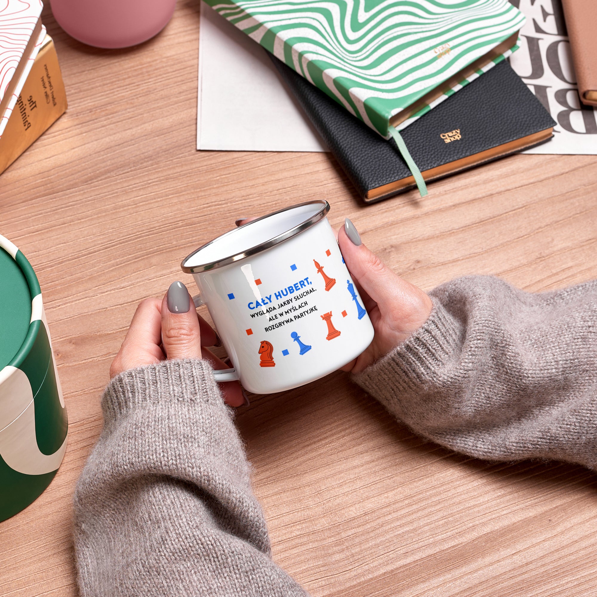 Emaliowany kubek dla szachisty prezent dla młodego szachisty personalizowany kubek dla dziecka