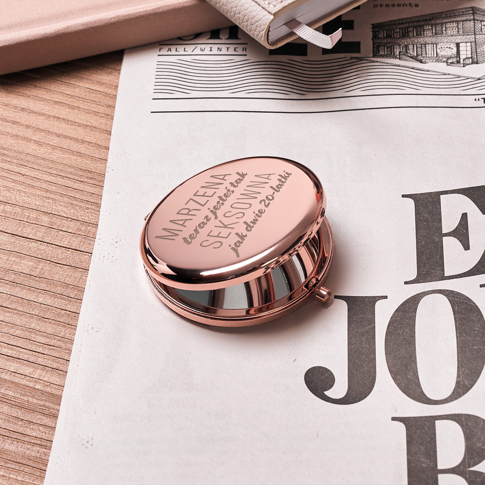 Lusterko grawerowane - śmieszny prezent na 40 dla kobiety