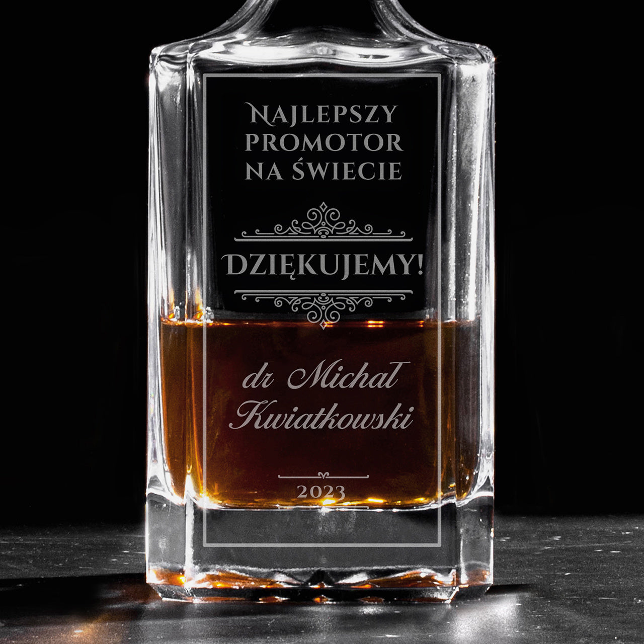 Grawerowana karafka - prezent podziękowanie dla promotora