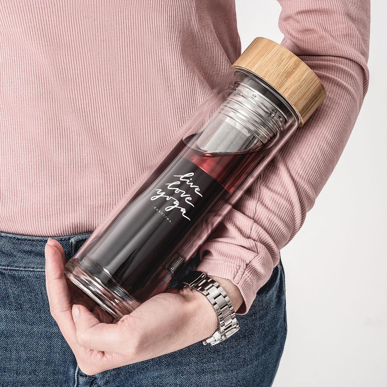 Szklany bidon z zaparzaczem dla joginki prezent dla joginki personalizowany bidon bidon szklany bidon z nadrukiem