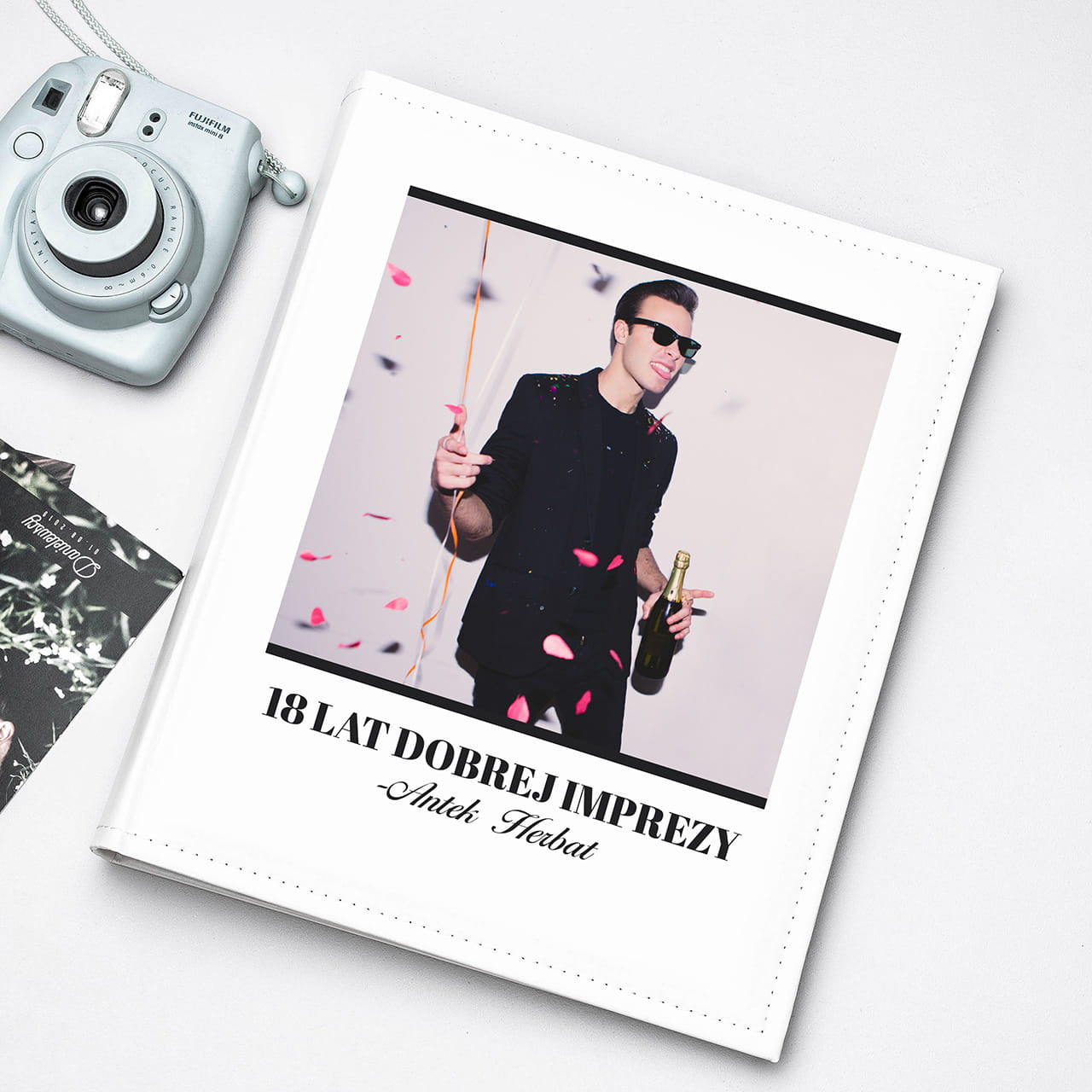Personalizowany album na zdjęcia z okazji 18 urodzin prezent na 18 urodziny album na 18 urodziny