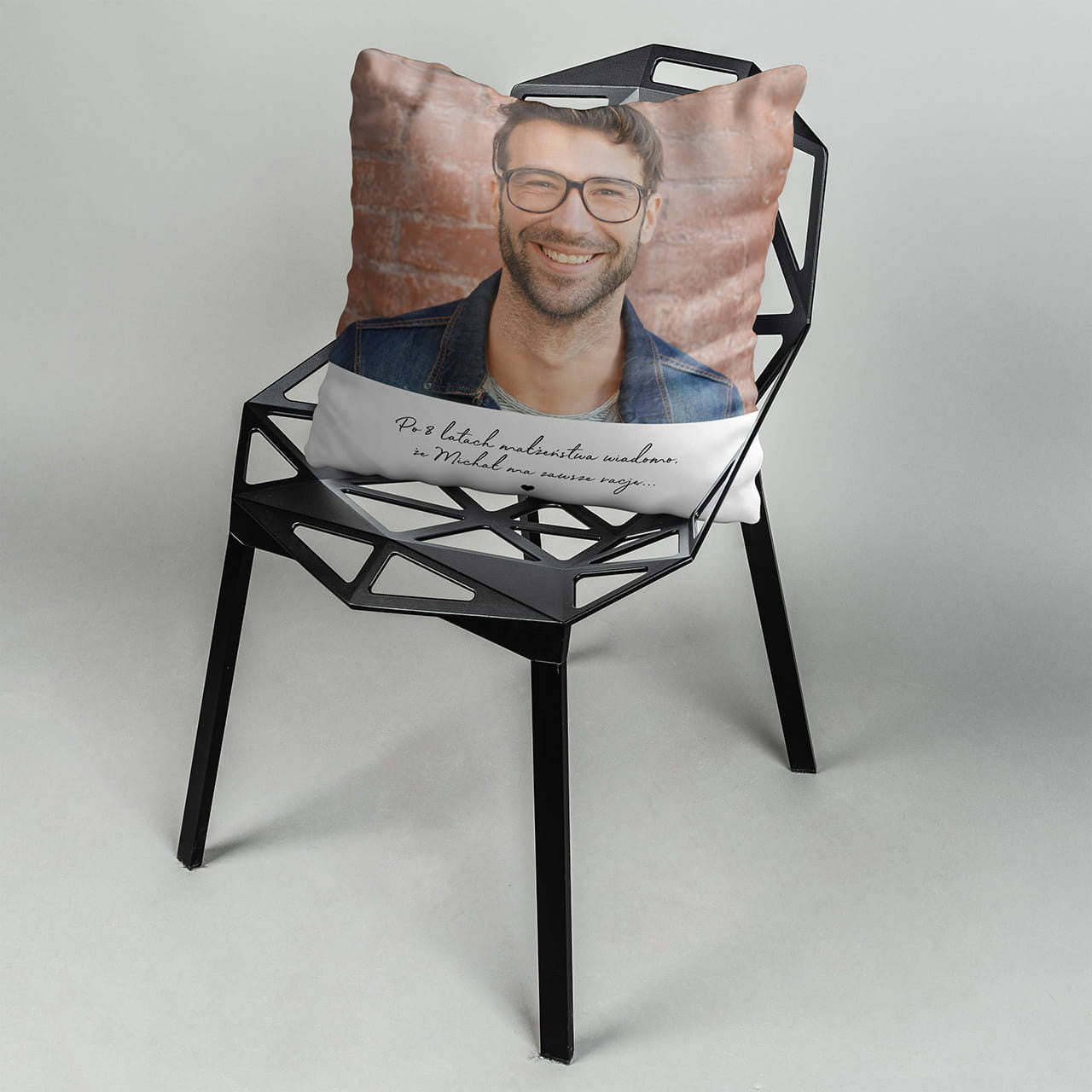 Poduszka personalizowana - prezent z okazji rocznicy związku