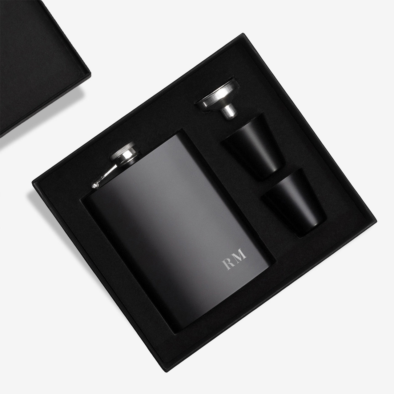 Personalizowana piersiówka z kieliszkami - elegancki prezent dla faceta