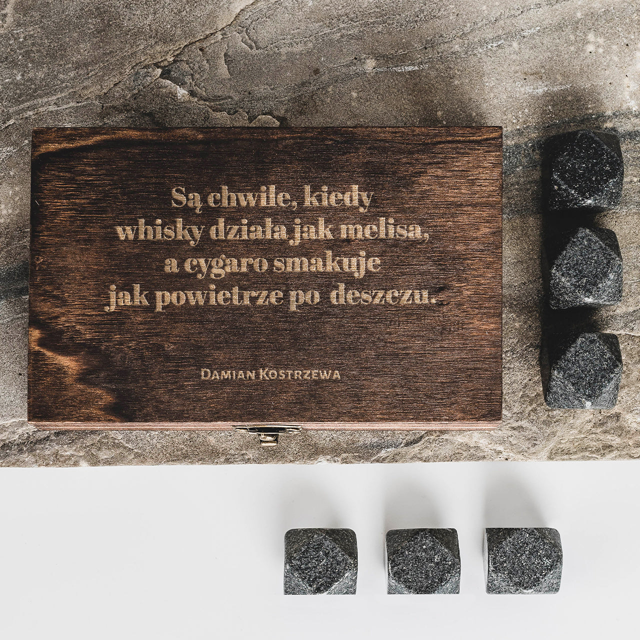 Chłodzące kamienie do whisky - prezent dla fana cygar