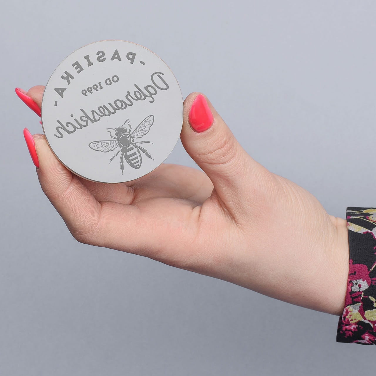 Drewniany stempel na prezent dla pszczelarza stempel personalizowany prezent dla miłośnika pszczół