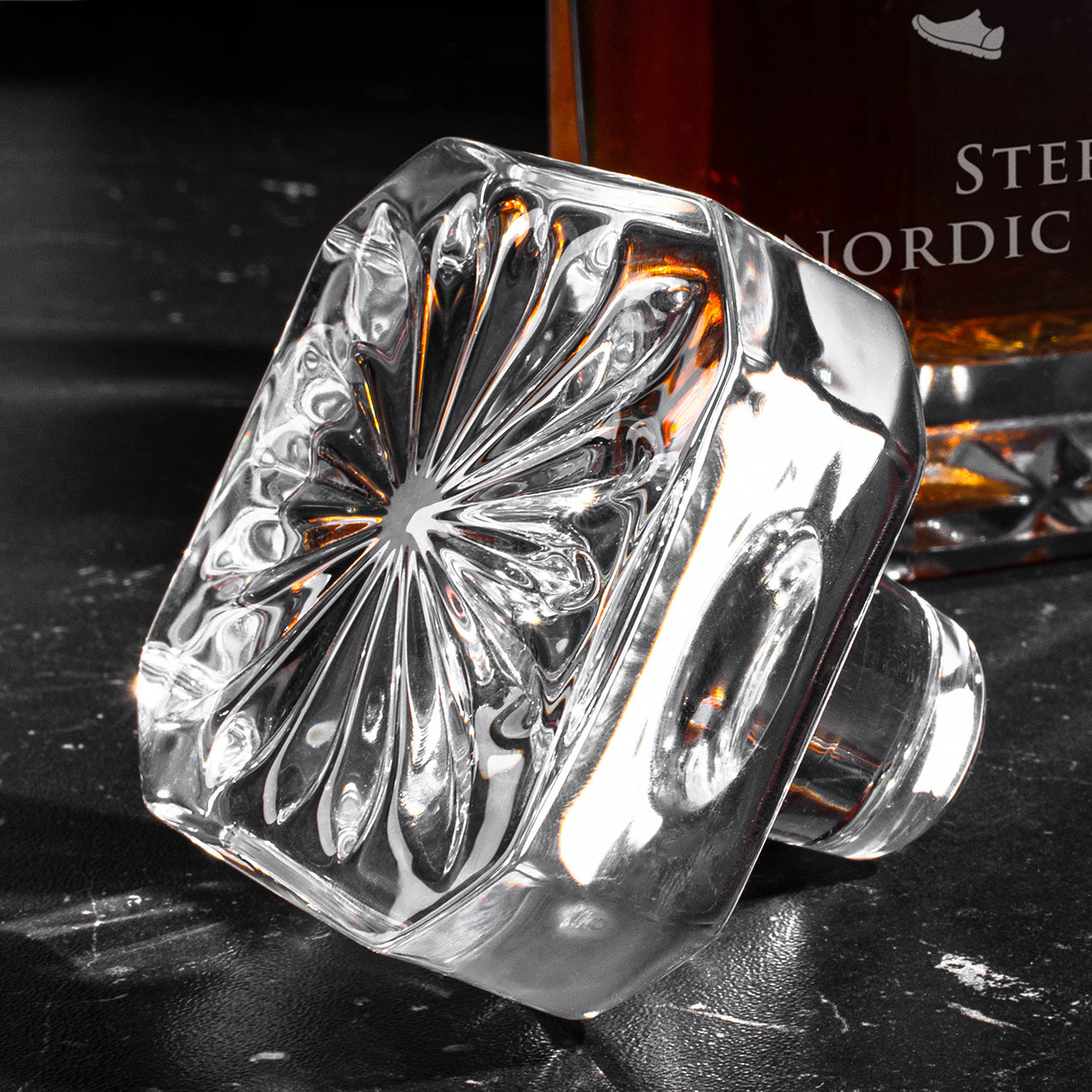 Karafka grawerowana - Nordic Walker - prezent dla konesera whisky