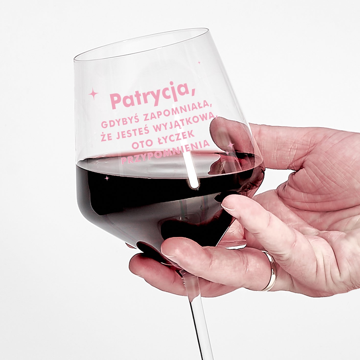 Personalizowany kieliszek do wina - prezent dla przyjaciółki kobiecy prezent elegancki kieliszek