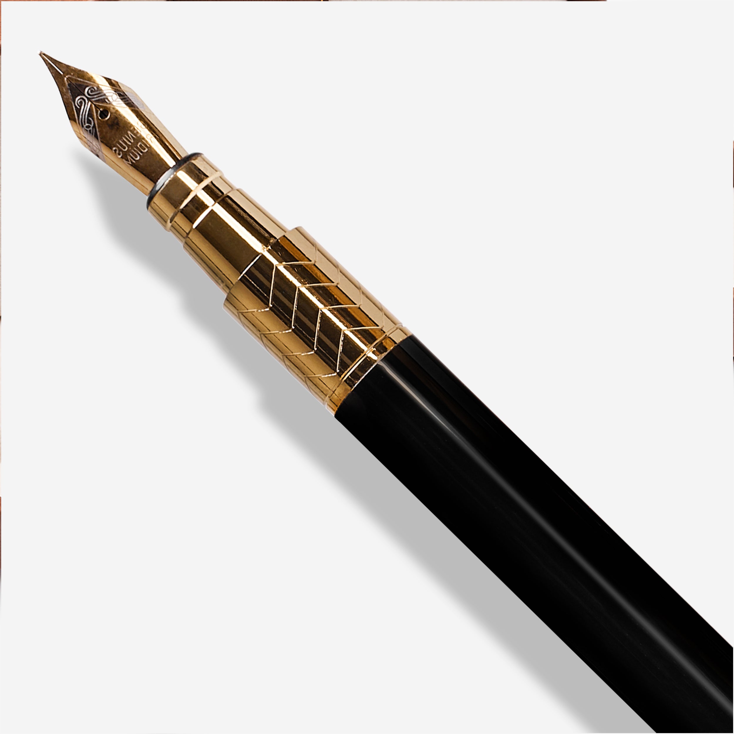 Pióro w personalizowanym etui - elegancki prezent dla promotora