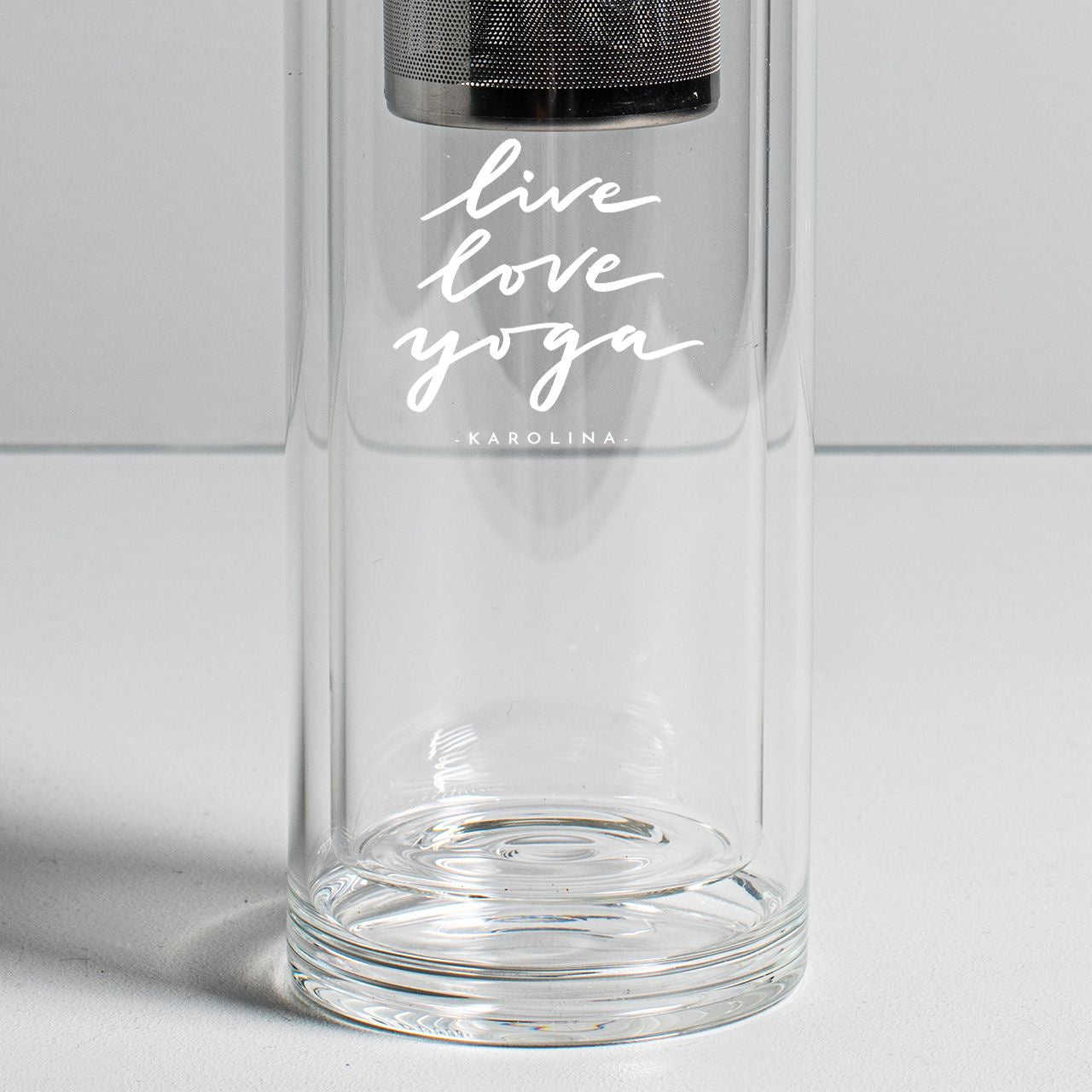 Szklany bidon z zaparzaczem dla joginki prezent dla joginki personalizowany bidon bidon szklany bidon z nadrukiem