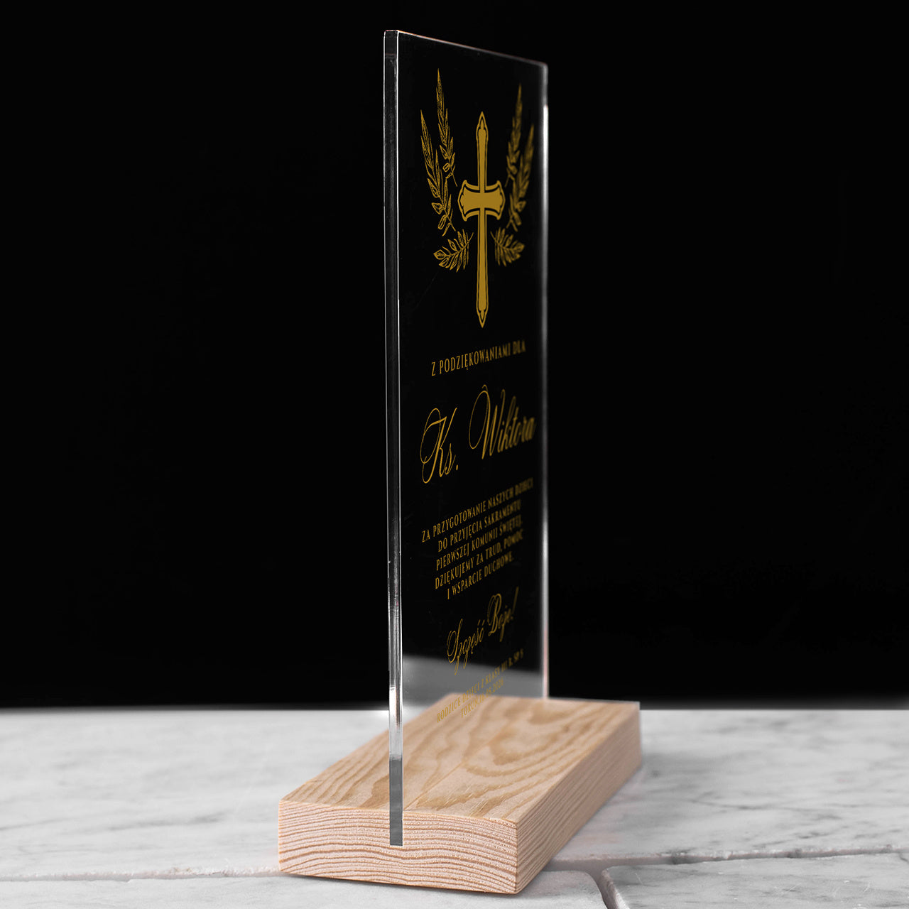 Personalizowane podziękowanie dla księdza za komunię statuetka personalizowana dla księdza 