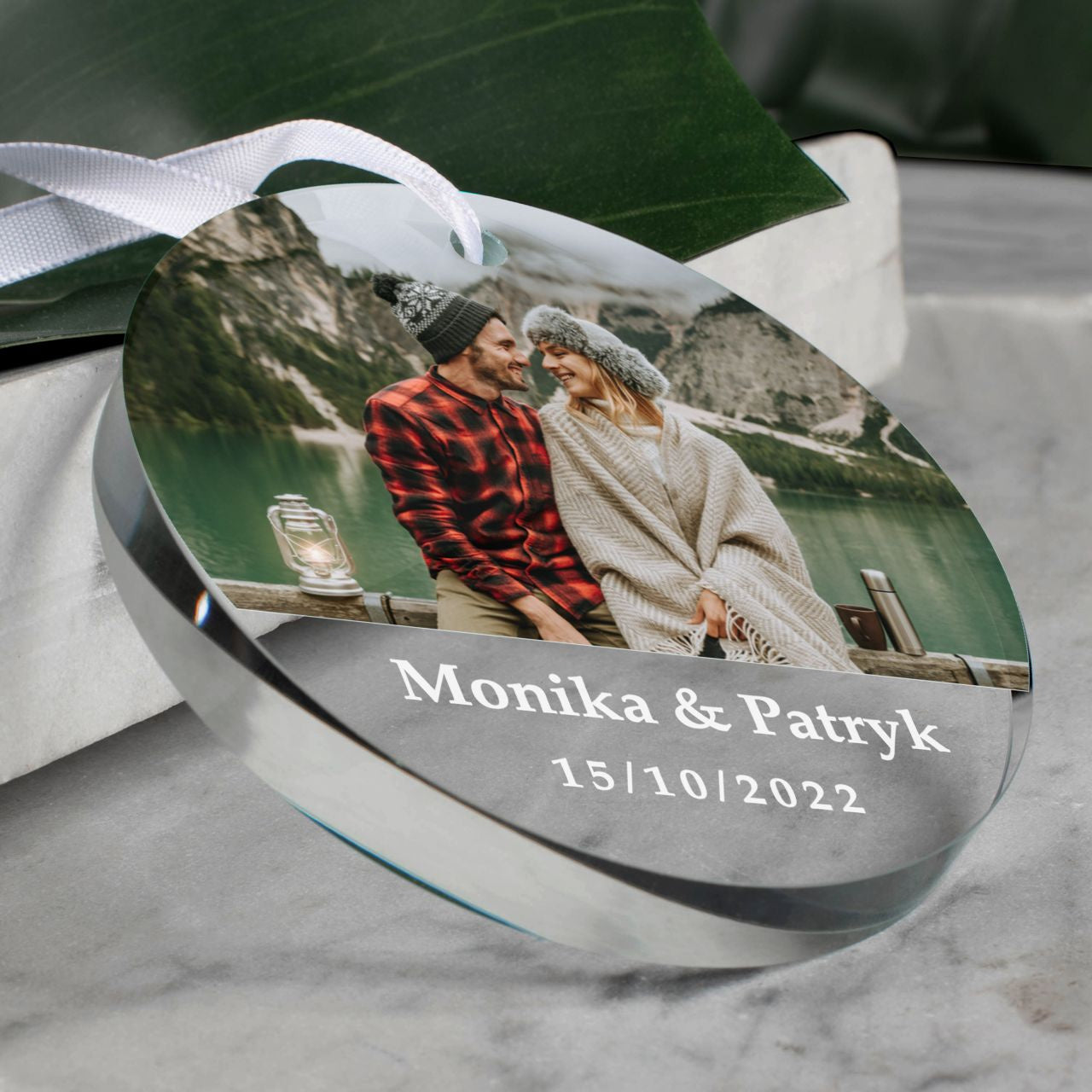 Personalizowana szklana zawieszka - upominek na rocznicę związku