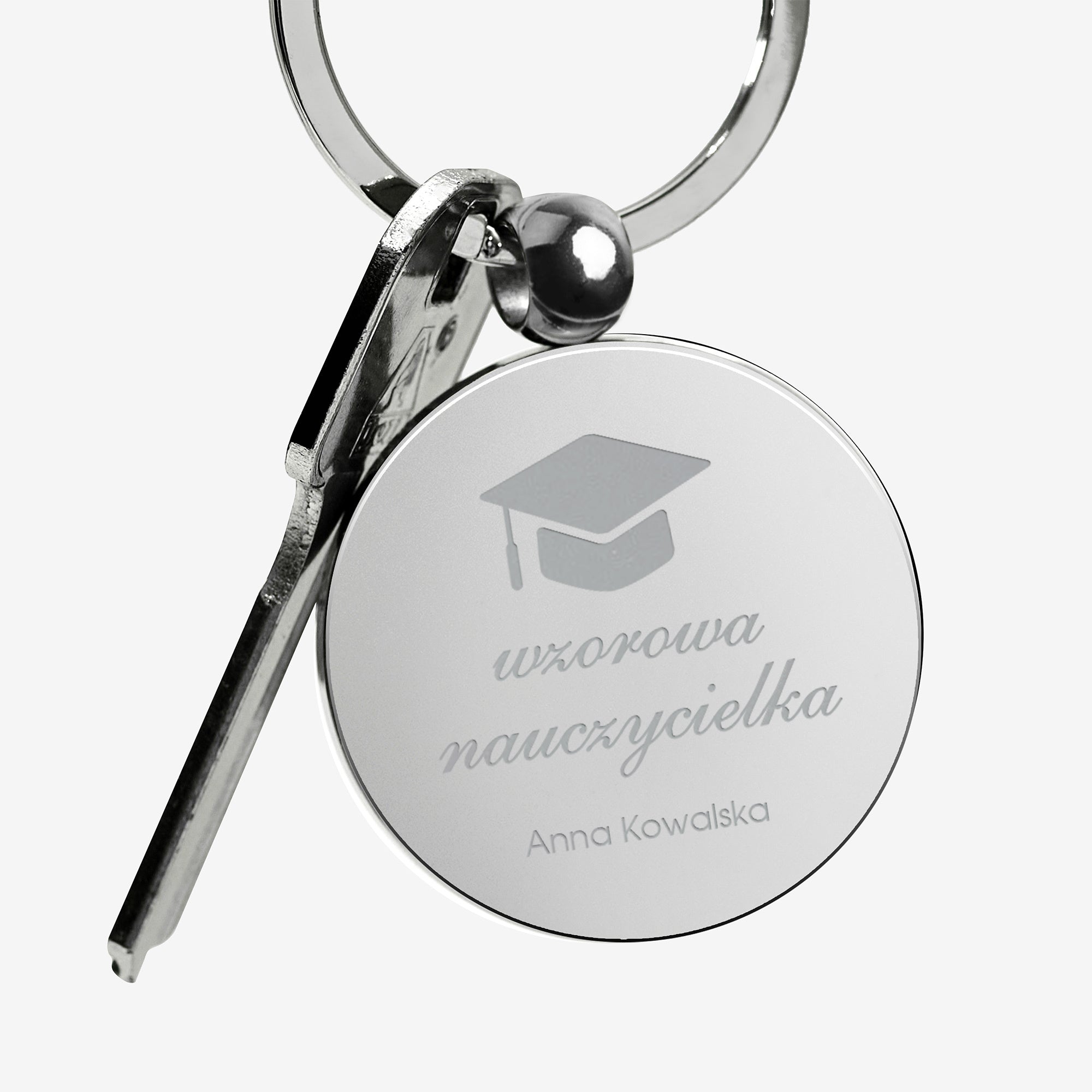 Breloczek dla nauczyciela - Biret prezent na dzień nauczyciela breloczek z grawerem personalizowany brelok