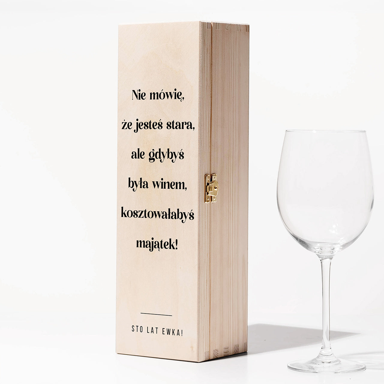 Personalizowana skrzynka na wino - zabawny prezent dla przyjaciółki