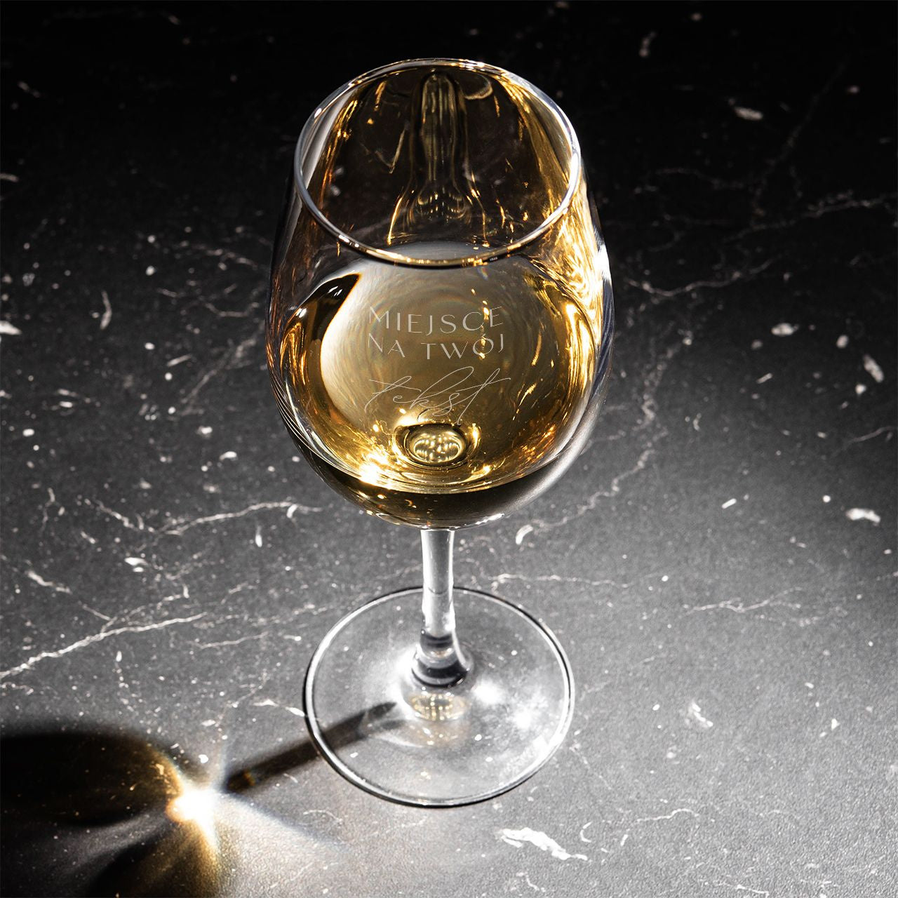 Grawerowany kieliszek z własnym tekstem 470 ml
