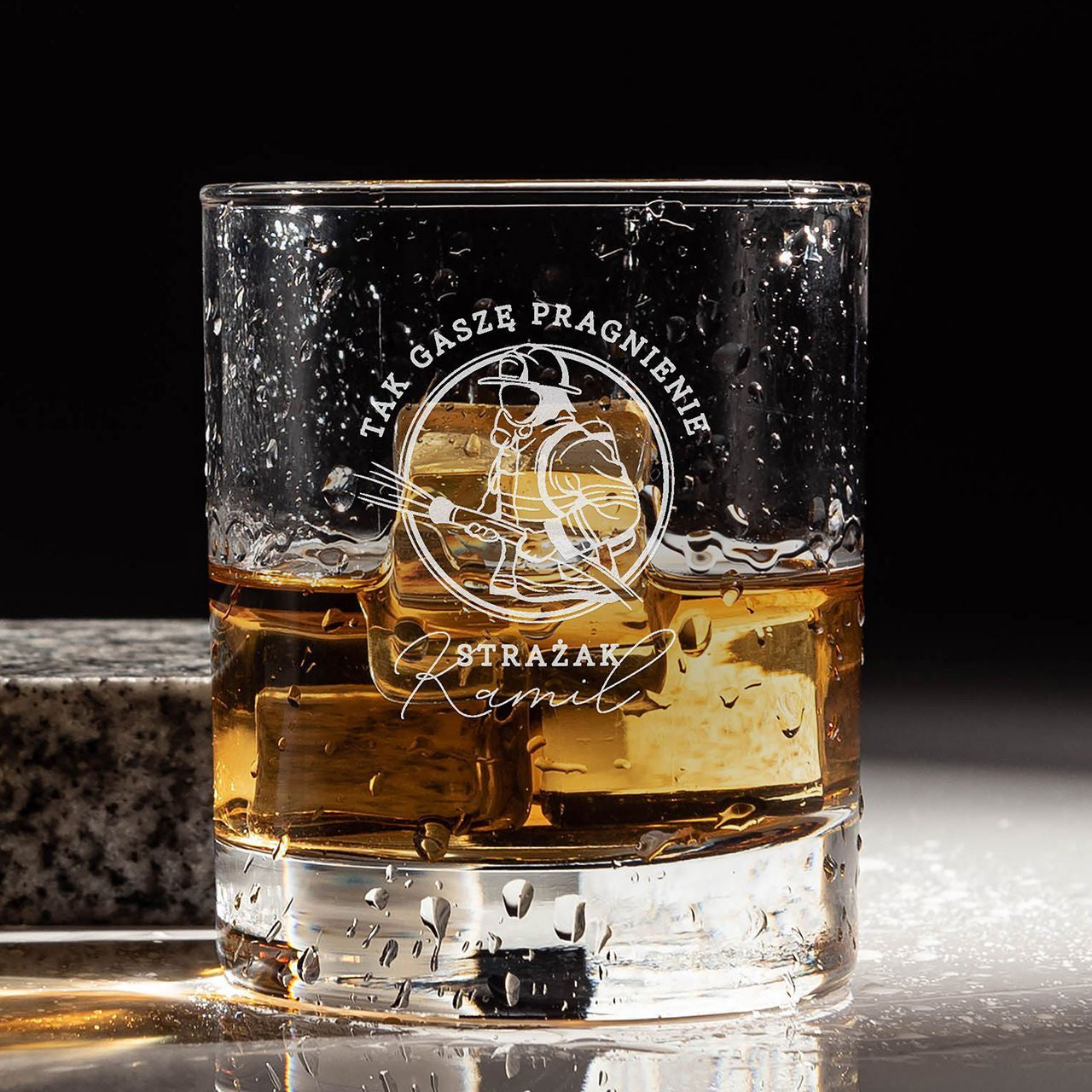 Grawerowana szklanka do whisky dla strażaka