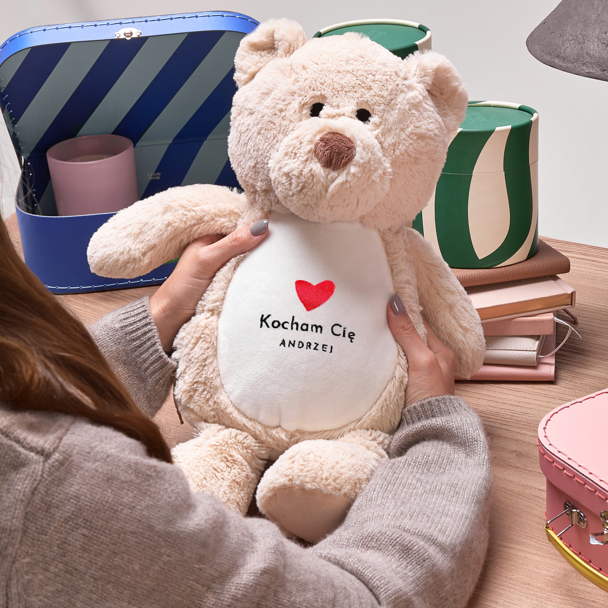 Miś z serduszkiem - prezent na walentynki dla niej miś na walentynki prezent na walentynki dla dziewczyny