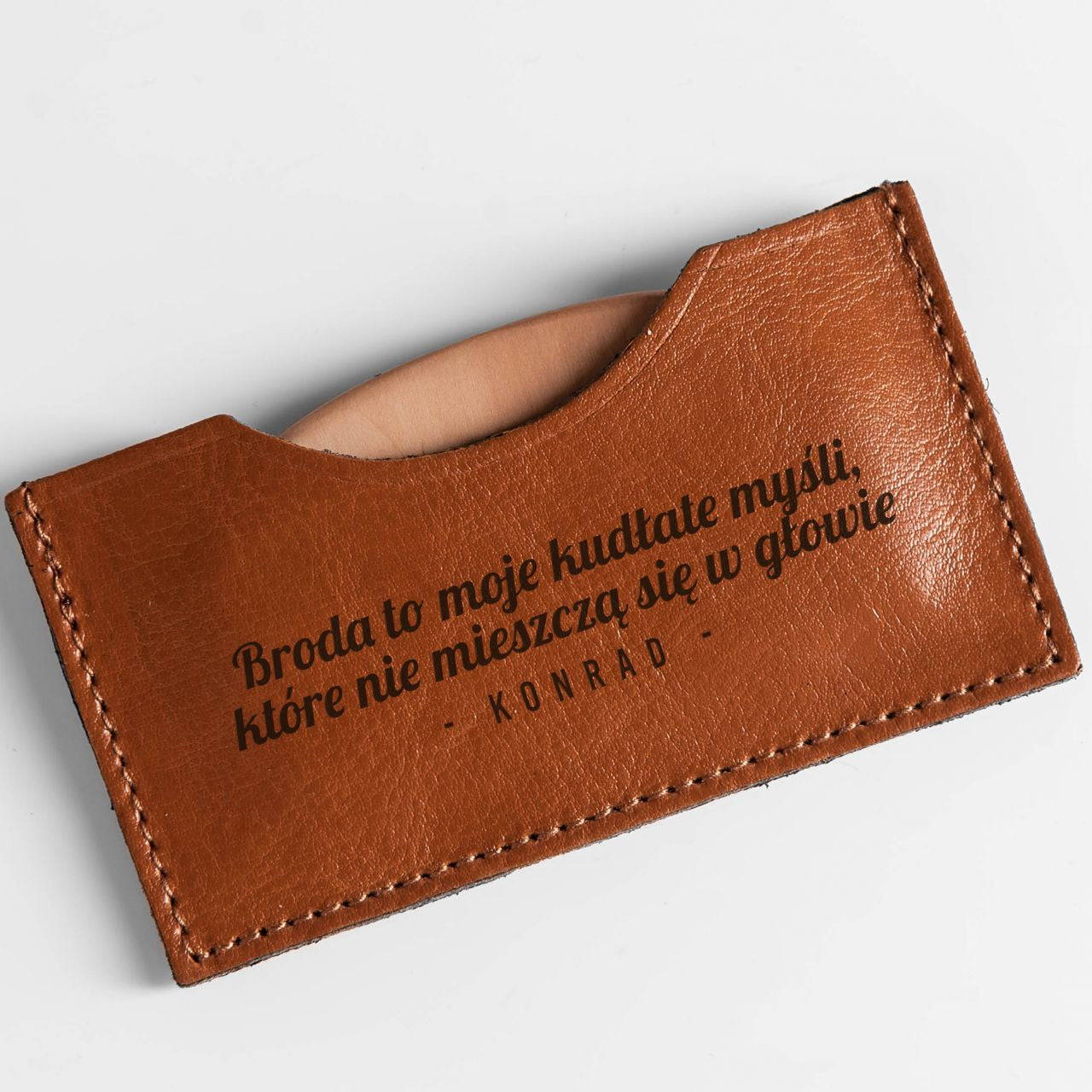 Grzebień dla brodacza w etui z personalizacją