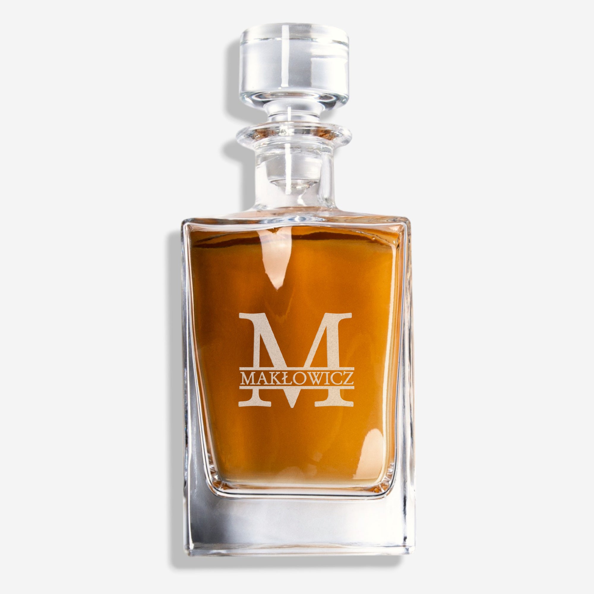 Karafka w drewnianej skrzynce - Monogram -elegancki prezent dla mężczyzny