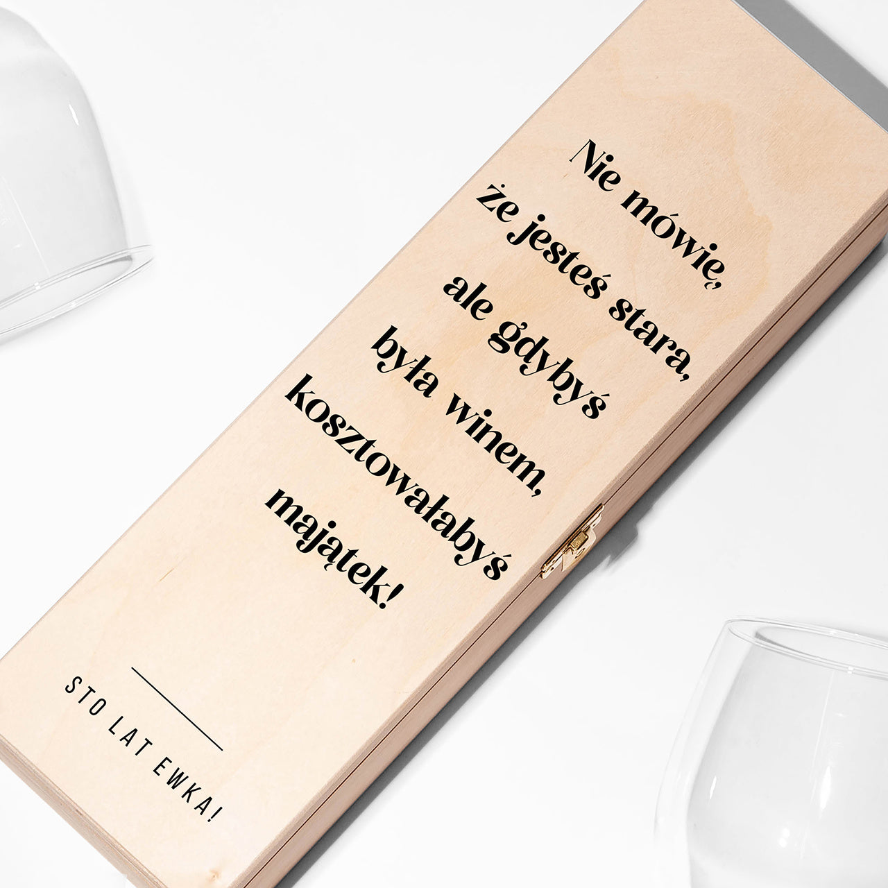 Personalizowana skrzynka na wino - zabawny prezent dla przyjaciółki