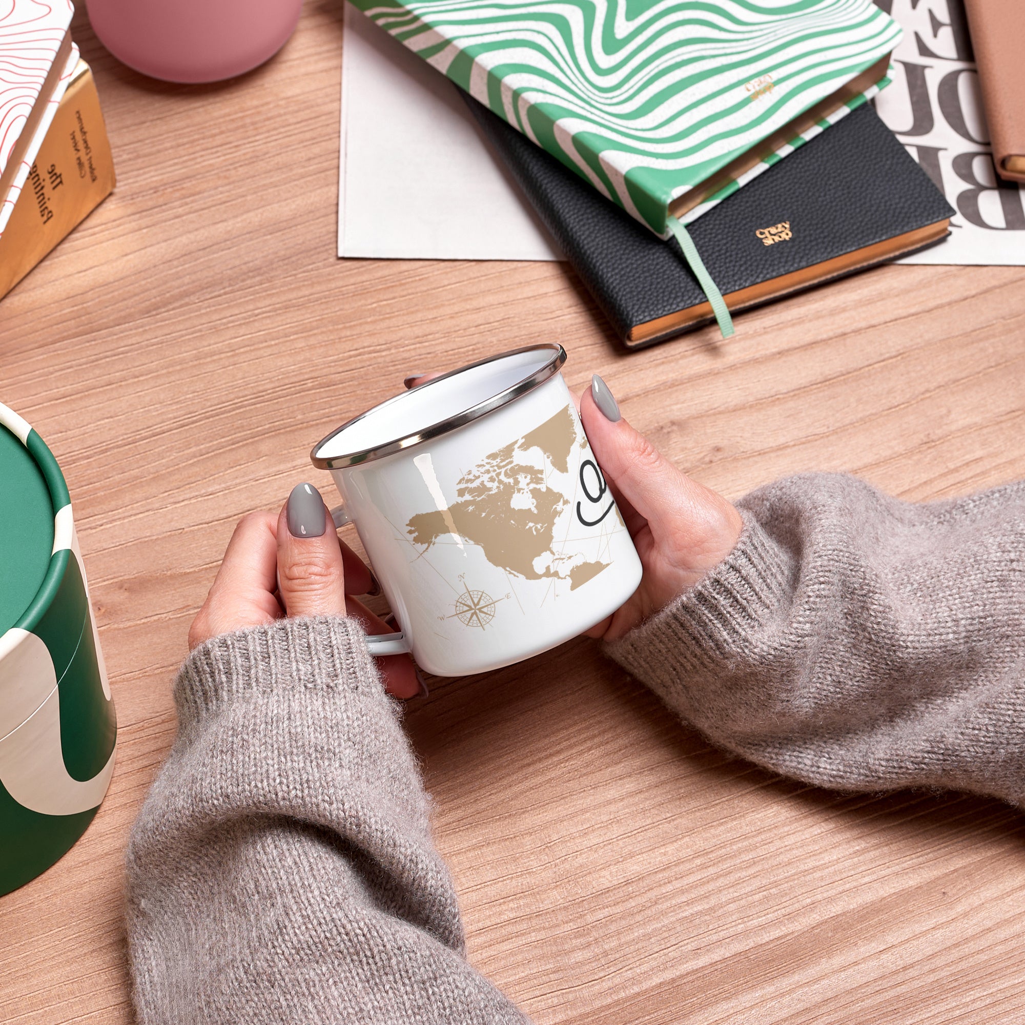 Emaliowany kubek dla podróżnika personalizowany kubek prezent dla podróżnika gadżet dla podróżnika