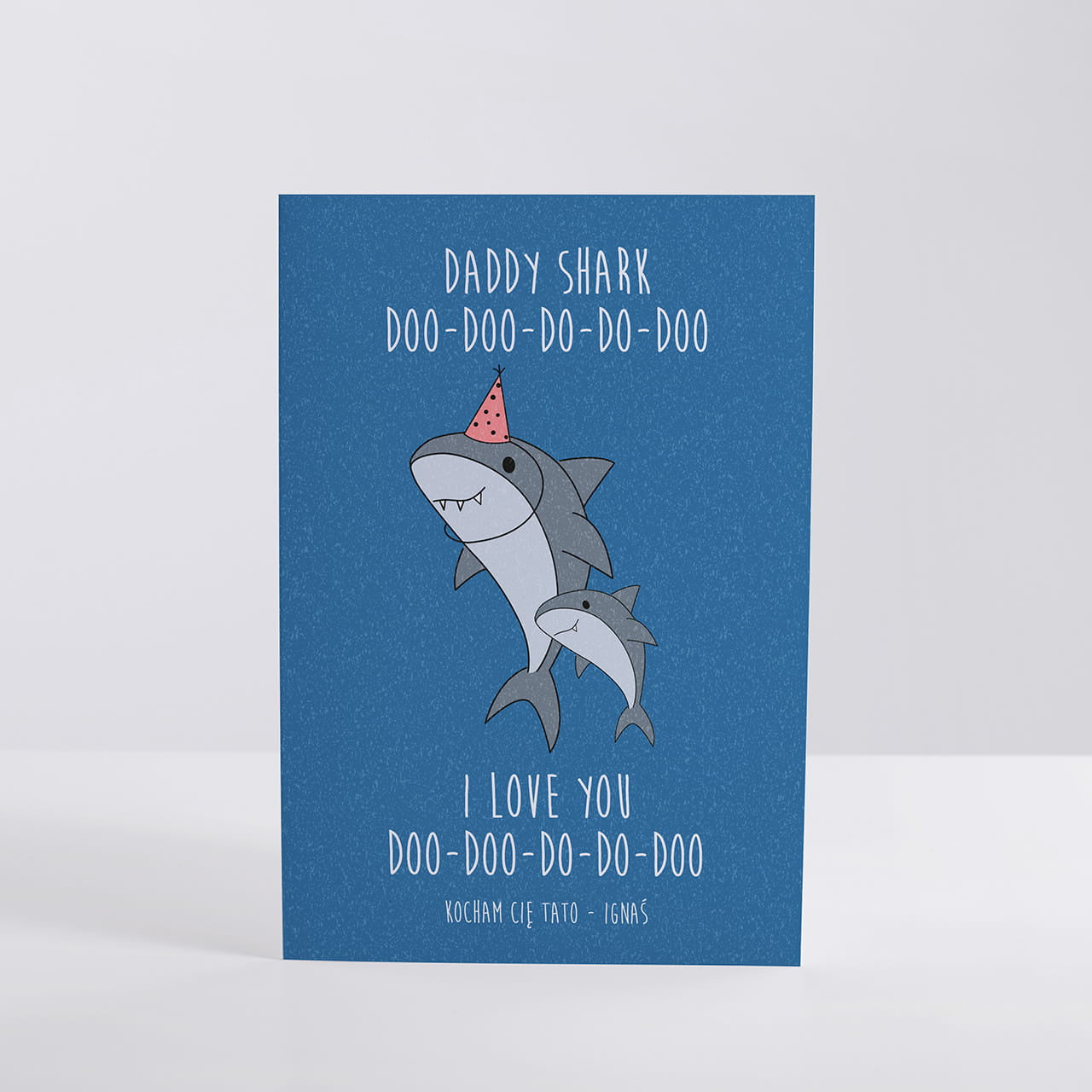 Śmieszna kartka na Dzień Taty - Daddy Shark upominek na dzień taty kartka na dzień taty