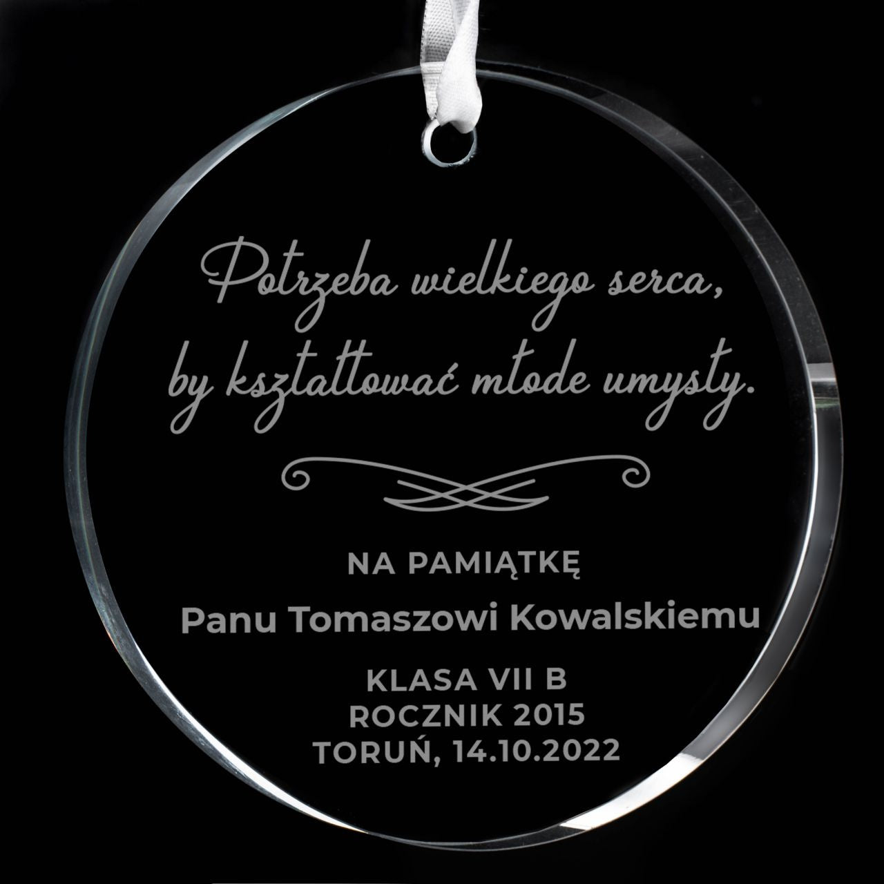 Szklana przywieszka z grawerem - pamiątka dla nauczyciela