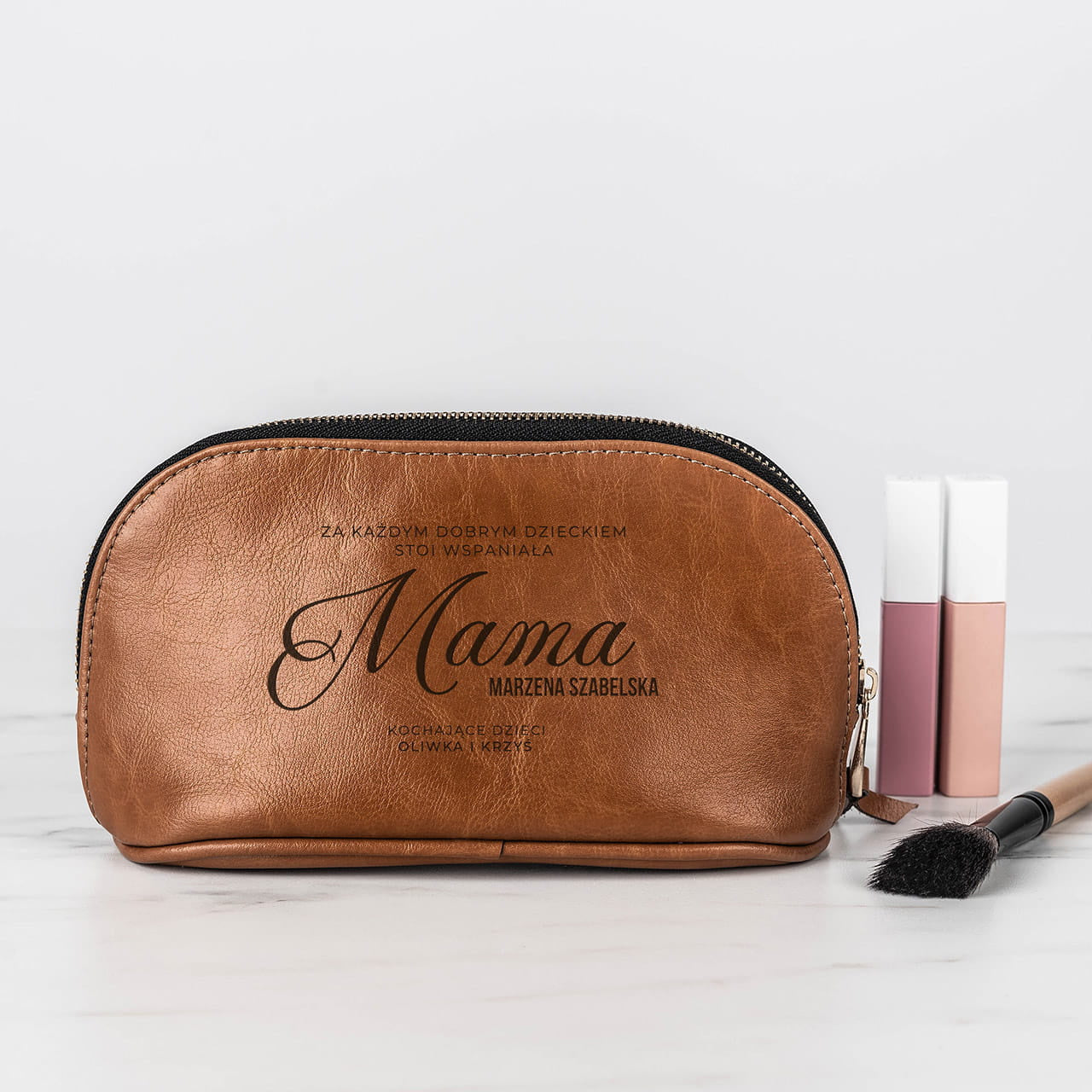 Skórzana kosmetyczka na prezent dla mamy personalizowana kosmetyczka prezent na dzień mamy prezent od dzieci