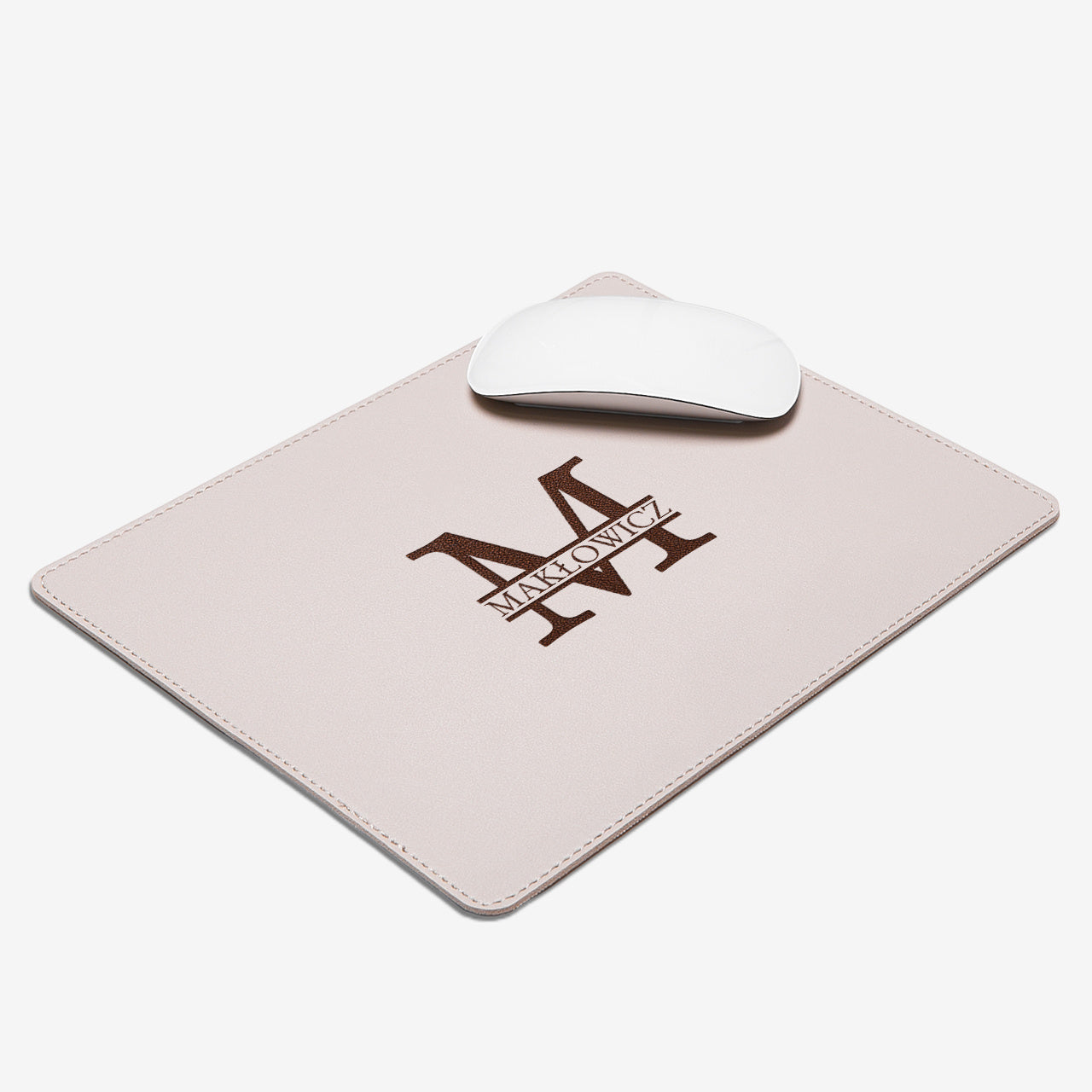 Beżowa podkładkę pod myszkę - Monogram - prezent dla szefowej