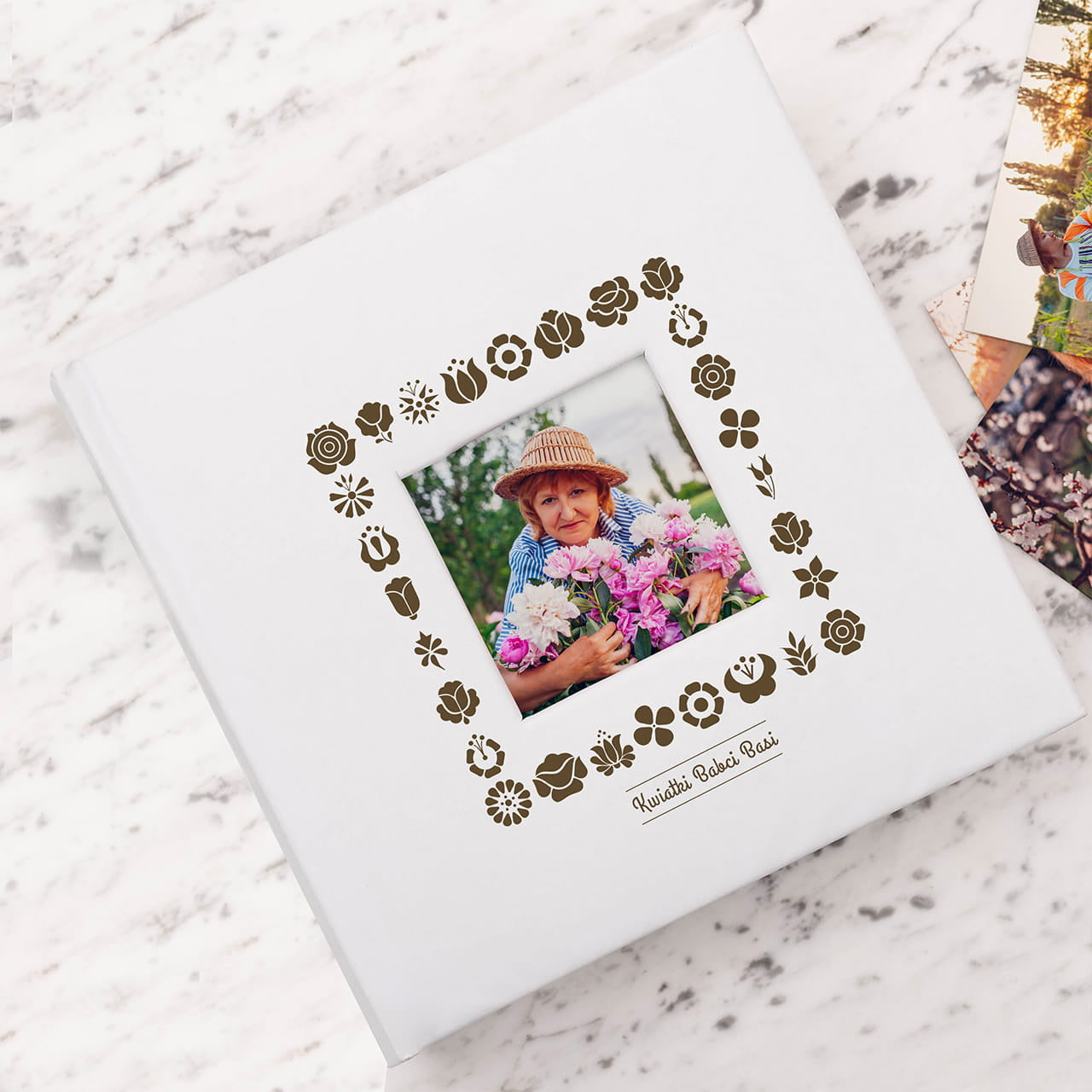 Album na zdjęcia dla babci - Kwiatki - prezent dla babci na imieniny album fotograficzny Dzień Babci